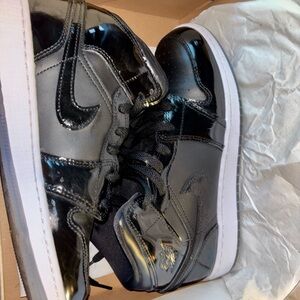 Air Jordan 1 Mid